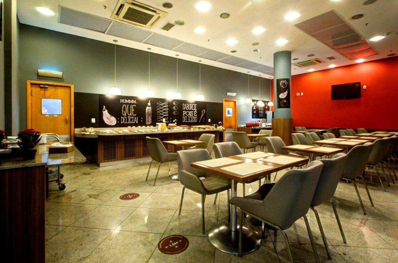 ibis Vitoria Praia de Camburi Exterior foto